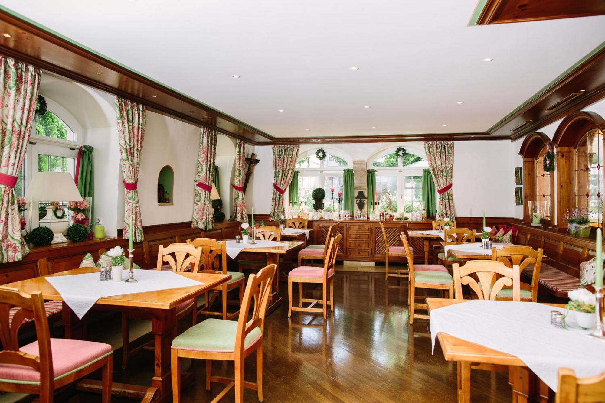 Hotel Jungbraeu Abensberg Ngoại thất bức ảnh